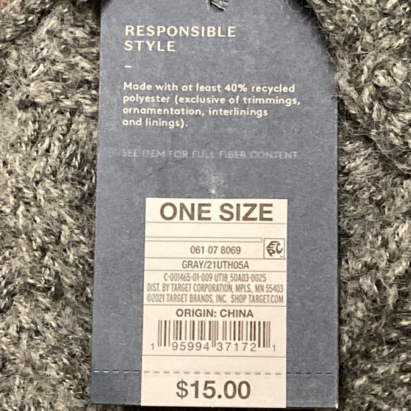 Universal Tread Ladies Gray Cable Knit Hat - Picture 5 of 6